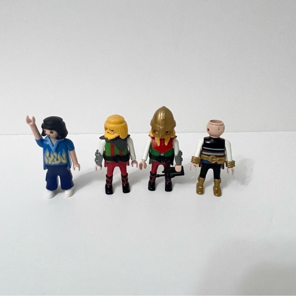 Lot of 4 Playmobil Figures Toys - Picture 1 of 10